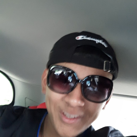 Meet your Posher, Alex - Picture 1 of 1